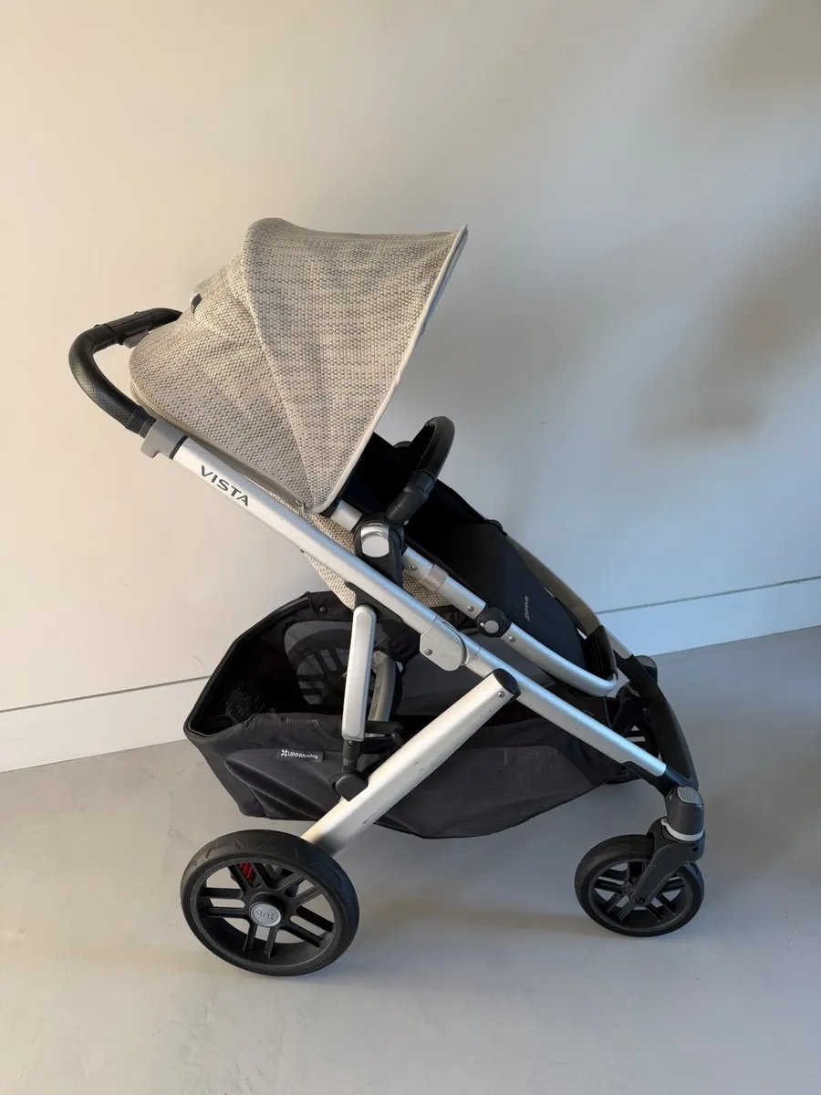 UPPAbaby vista V2 Buggy with full travel system - Image 2