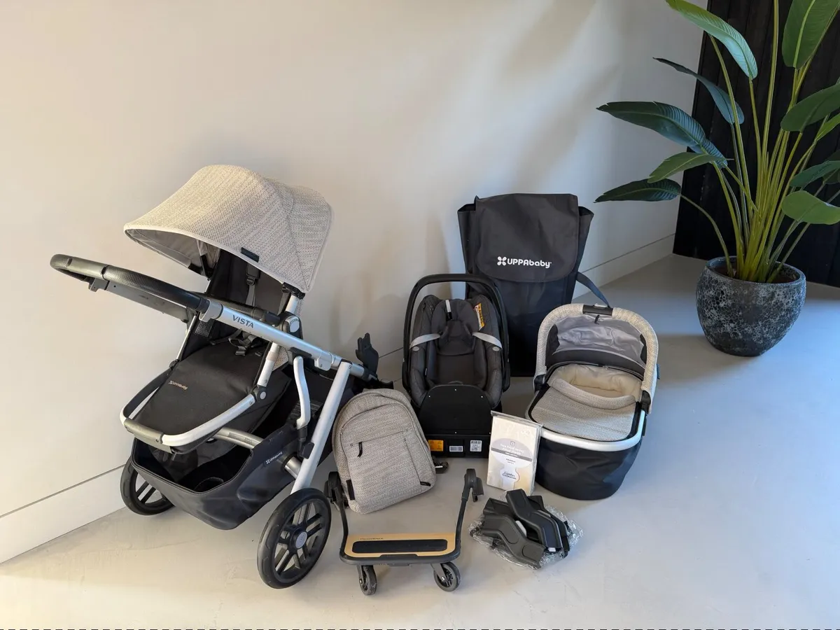 UPPAbaby vista V2 Buggy with full travel system - Image 1