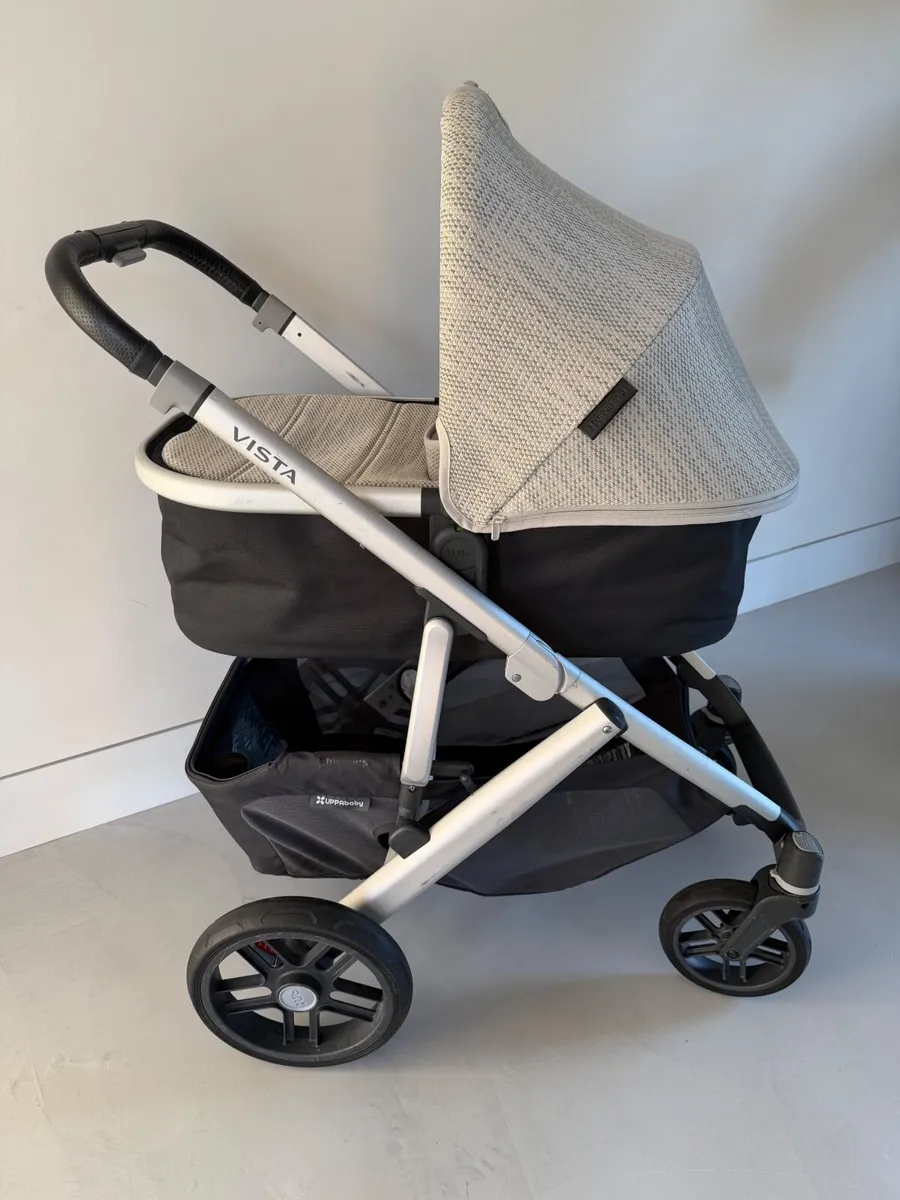 UPPAbaby vista V2 Buggy with full travel system - Image 3