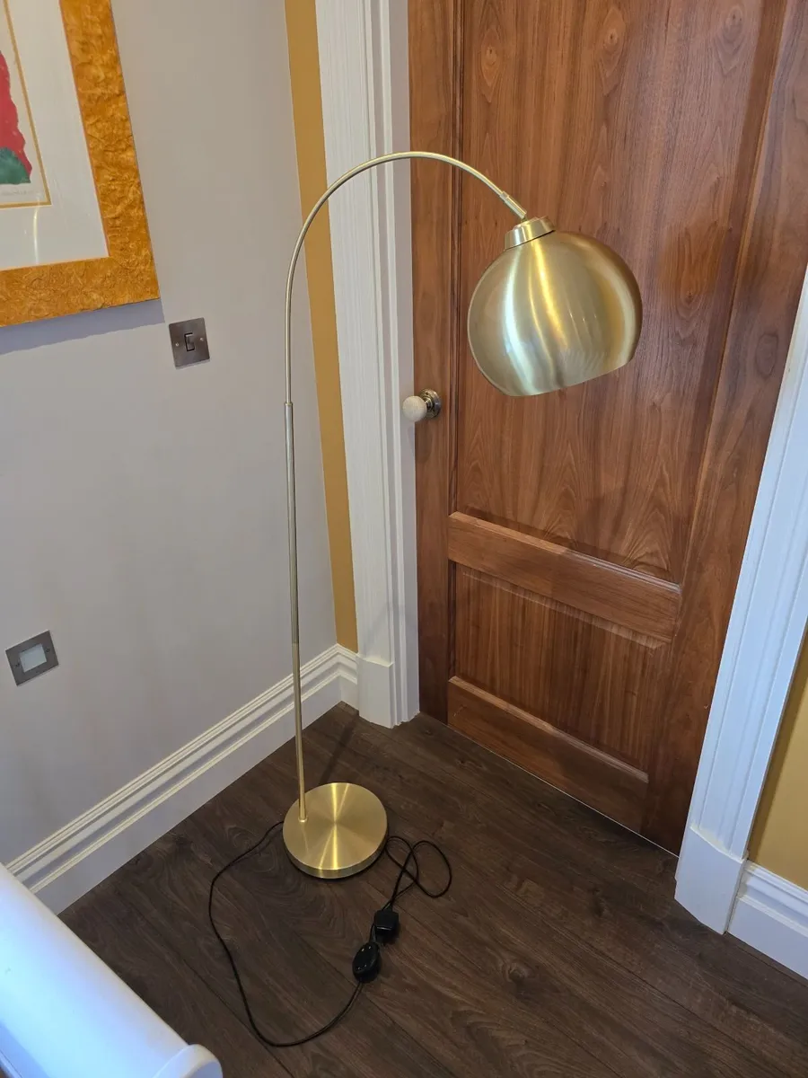 Gold arc free standing lamp - Image 2