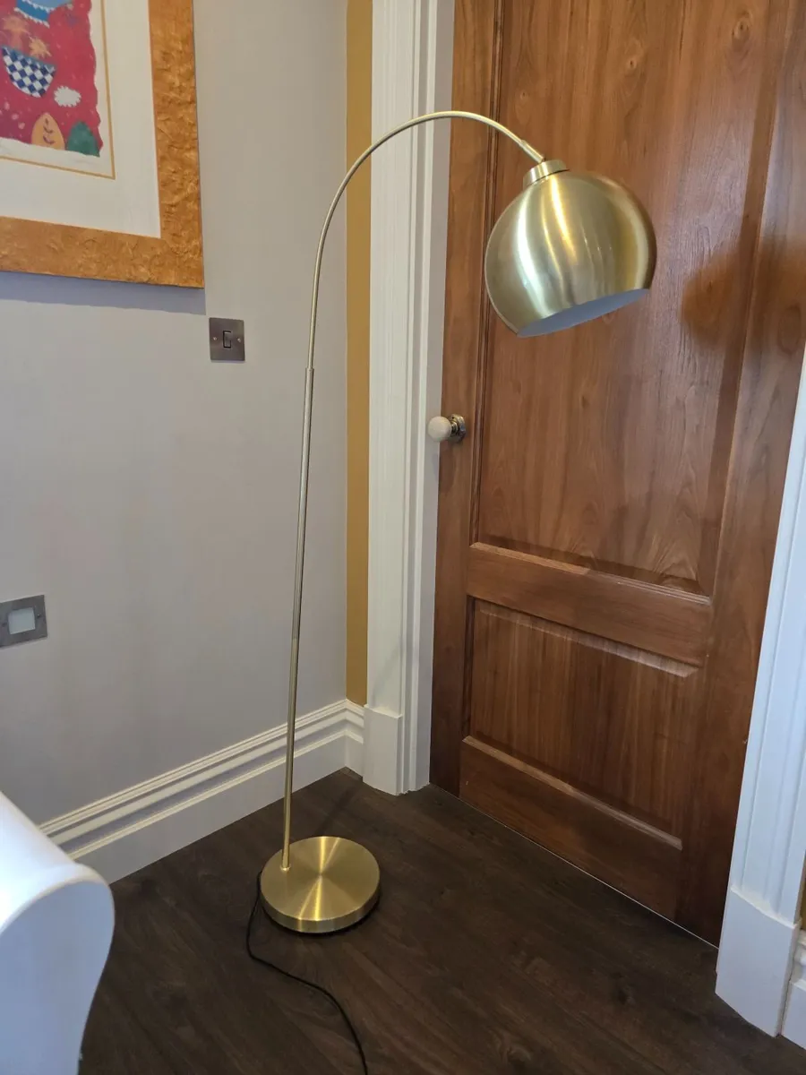 Gold arc free standing lamp - Image 4