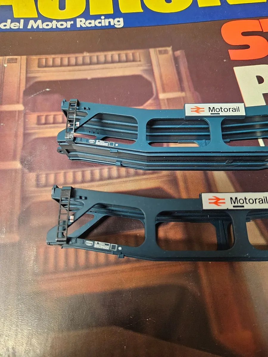 Hornby OO Gauge Car Transporter - Image 3
