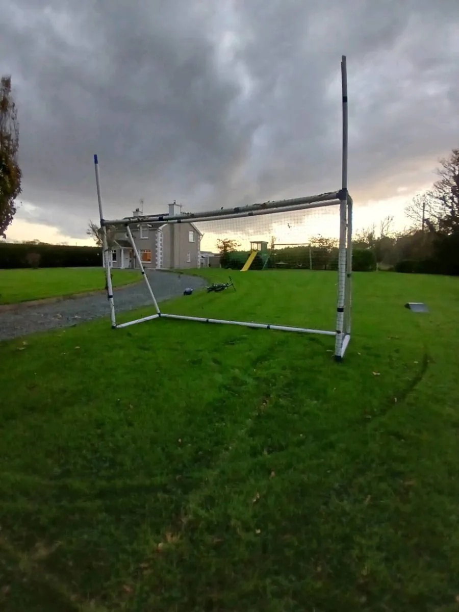 Goal post - Image 1