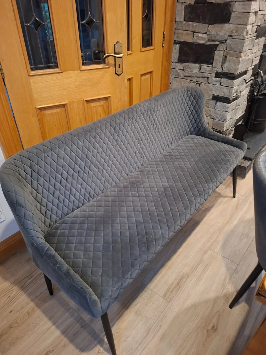 Dining bench-excellent condition
