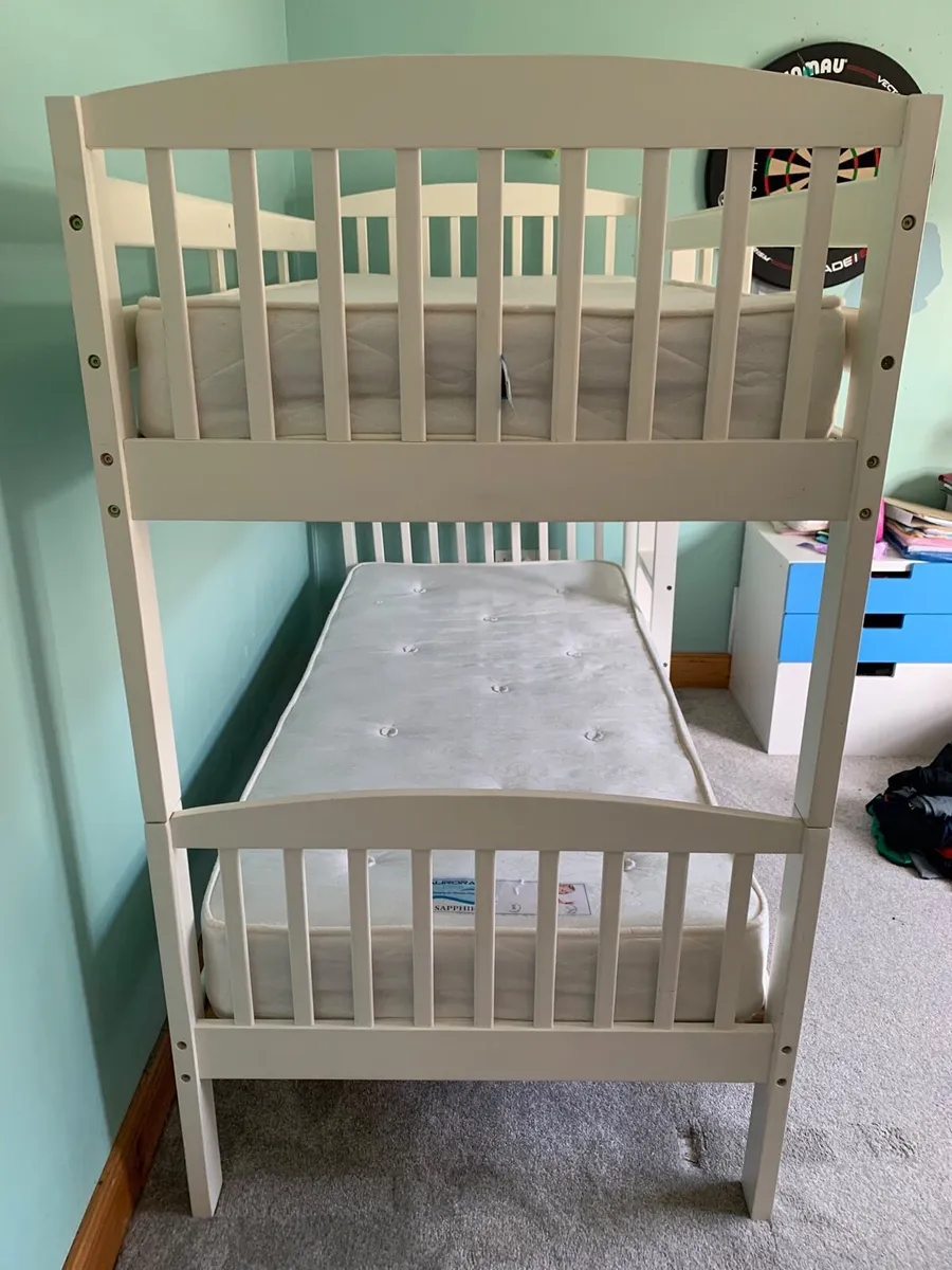 Bunkbed and mattresses - Image 2