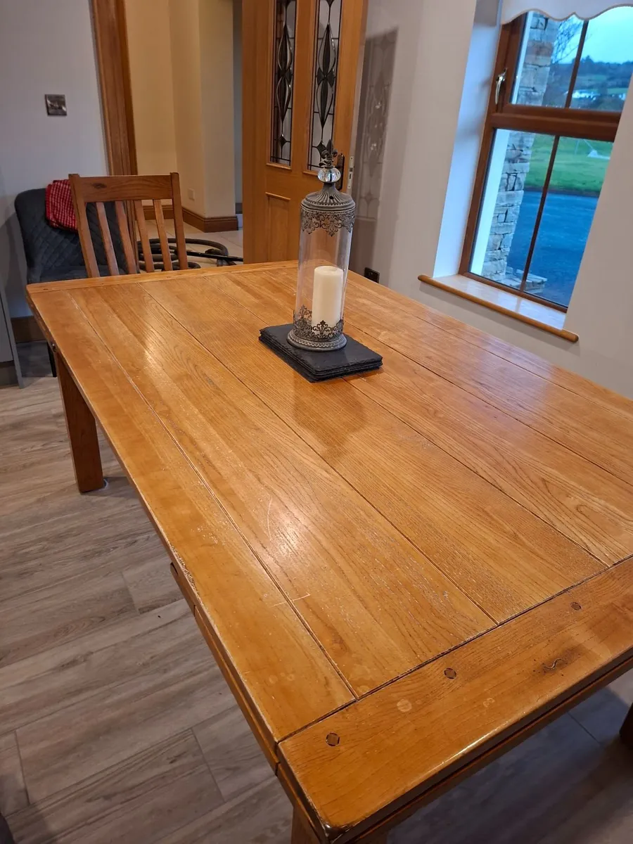 Solid Oak extendable Dining table and 6 chairs - Image 2