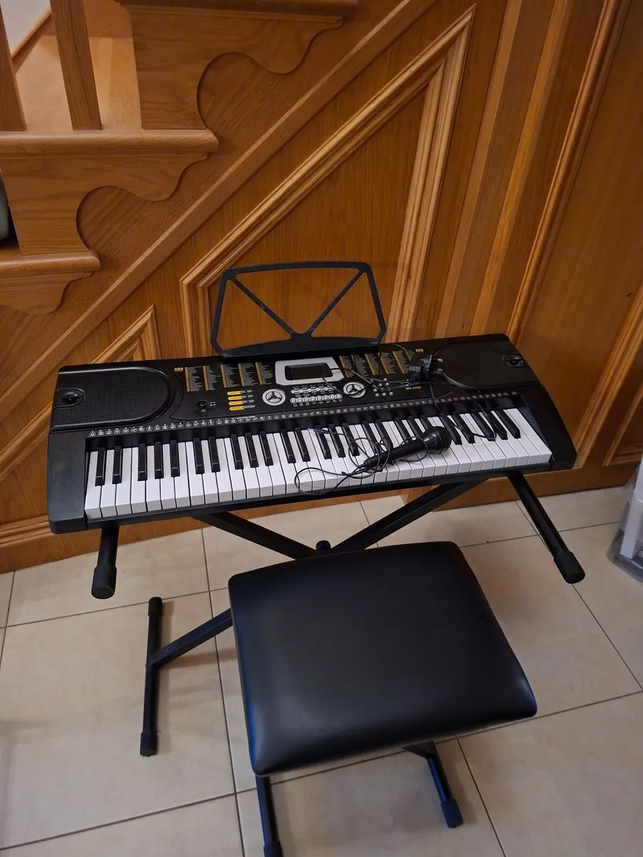 Keyboard and seat
