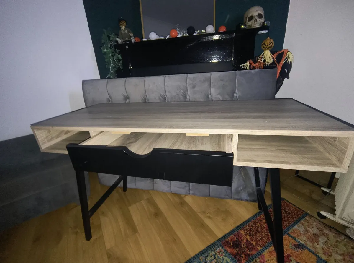 Desk - Image 1