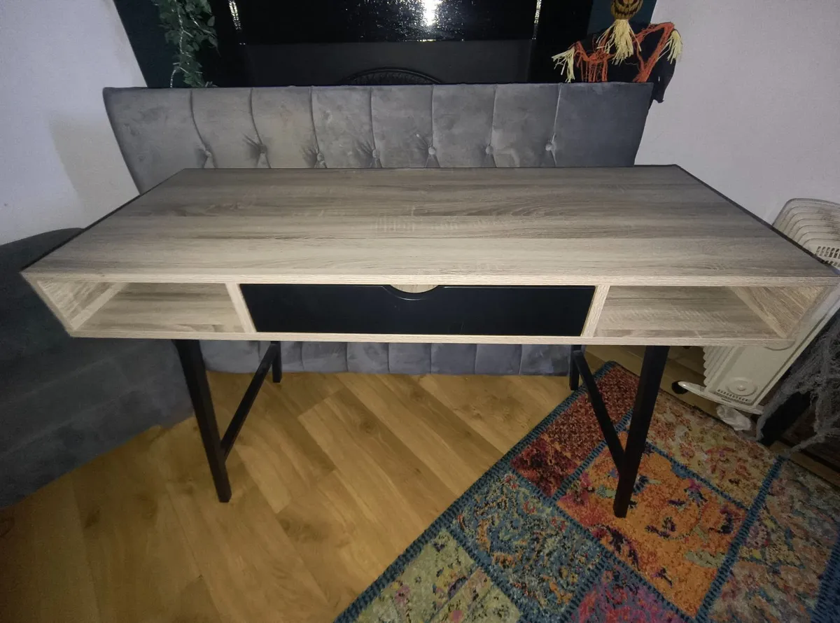 Desk - Image 2
