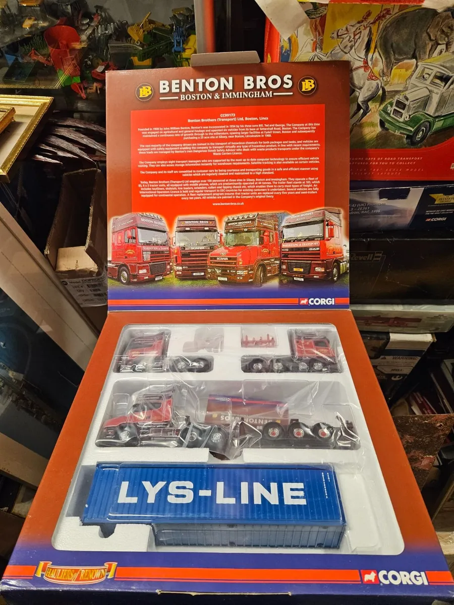 Corgi Benton Brothers Set 1.50 - Image 1