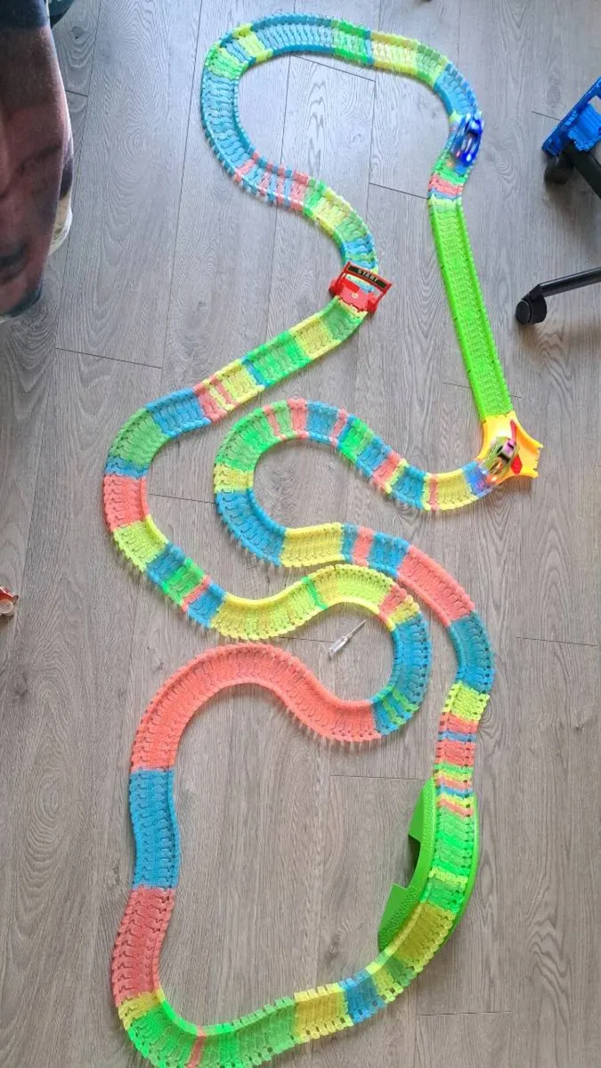 car track - Image 1