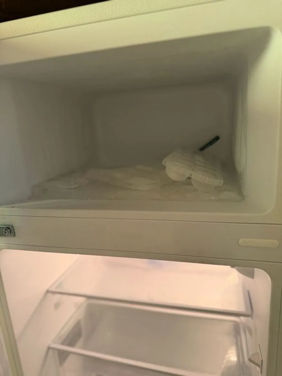 Under counter fridge freezer - Image 4