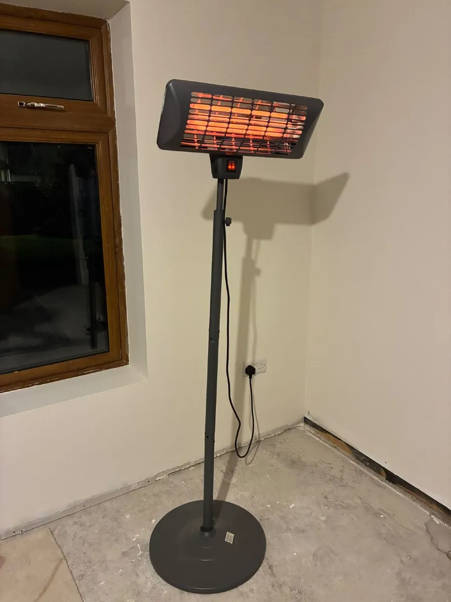 Free standing elections heater little use - Image 1