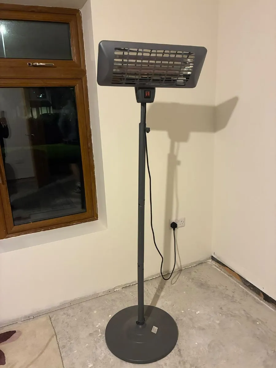 Free standing elections heater little use - Image 3
