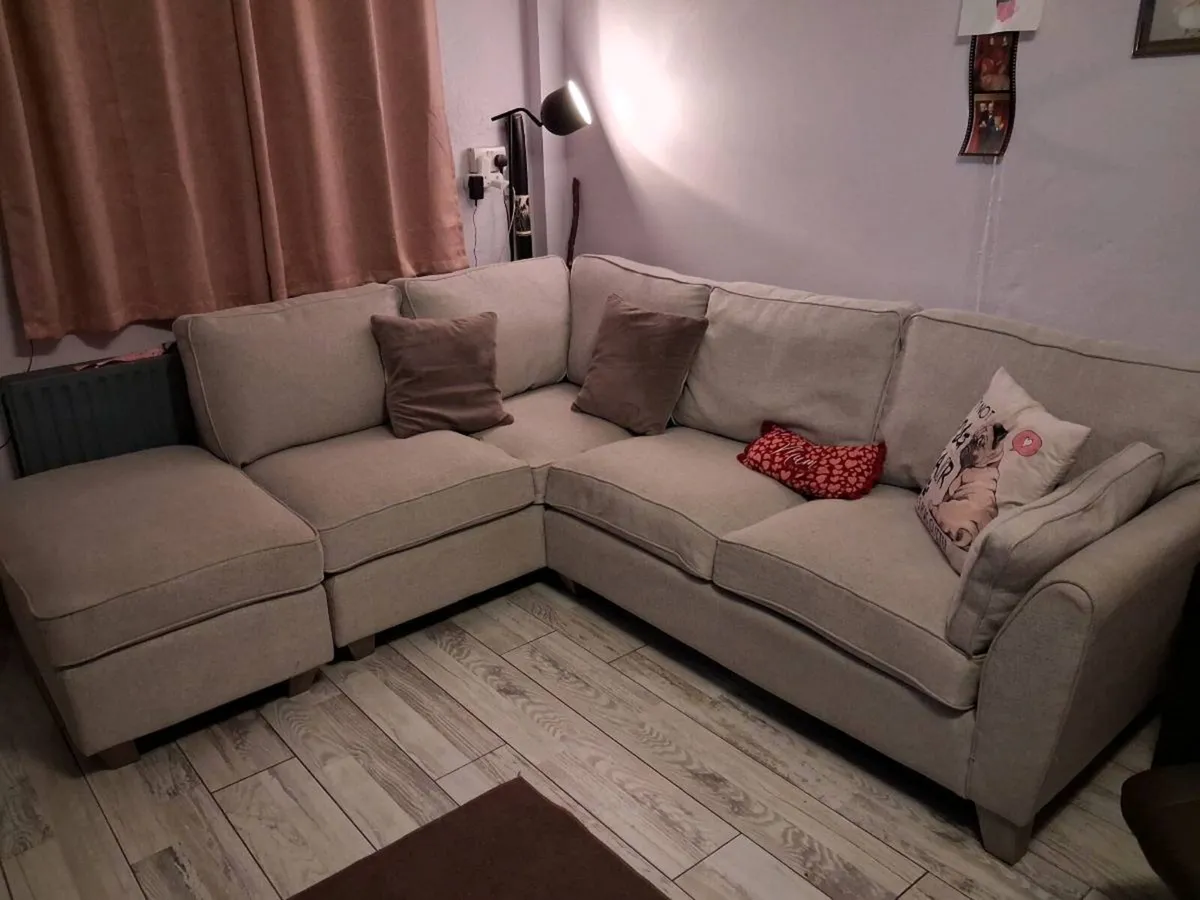 Corner Suite Couch - Image 2