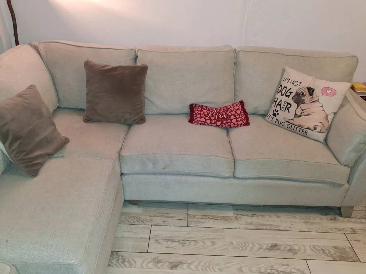 Corner Suite Couch - Image 4
