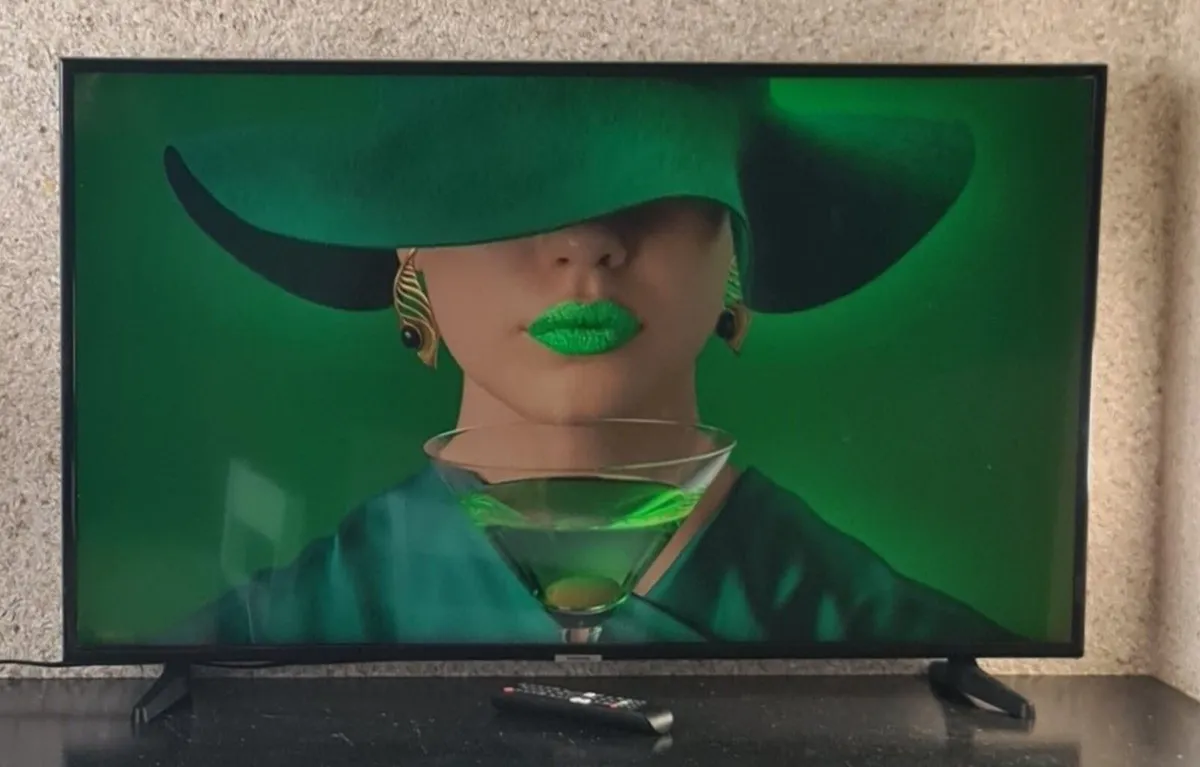 Samsung 43" 4K UHD Smart TV - Image 1
