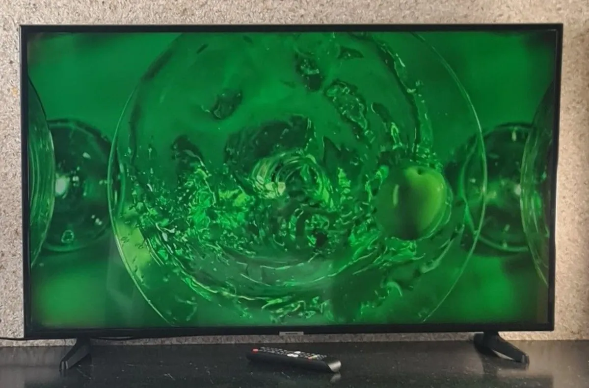 Samsung 43" 4K UHD Smart TV - Image 4