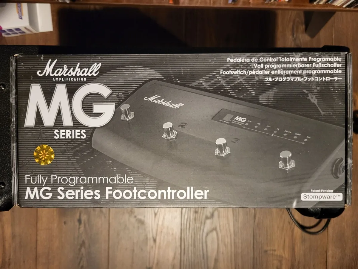 Marshall MG30 FX Amplifier with MG footswitch - Image 4