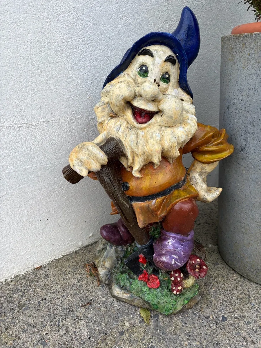 garden statues x2 €50 - Image 2