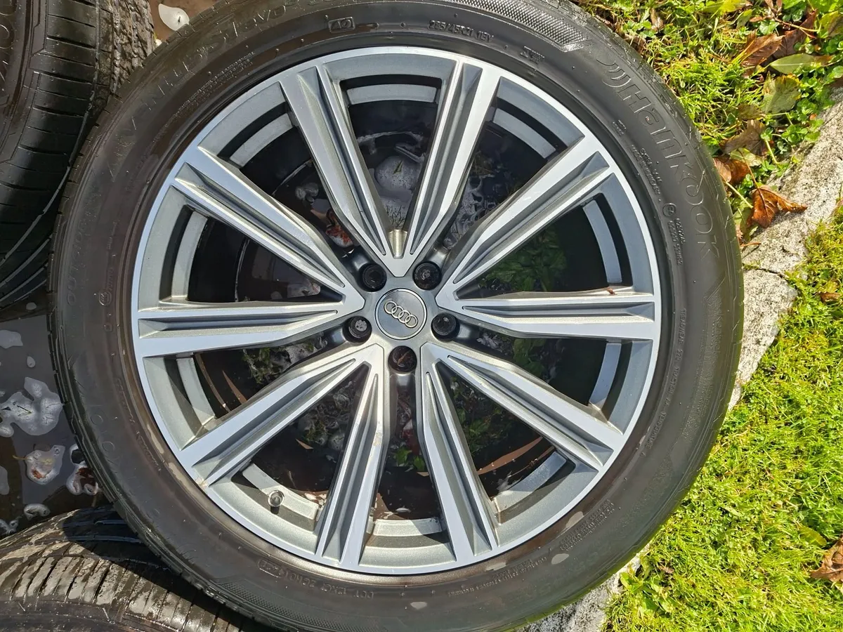 21" Genuine Audi Q8,  SQ8 S Line Alloys with tyres - Image 1