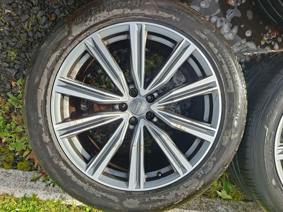 21" Genuine Audi Q8,  SQ8 S Line Alloys with tyres - Image 4