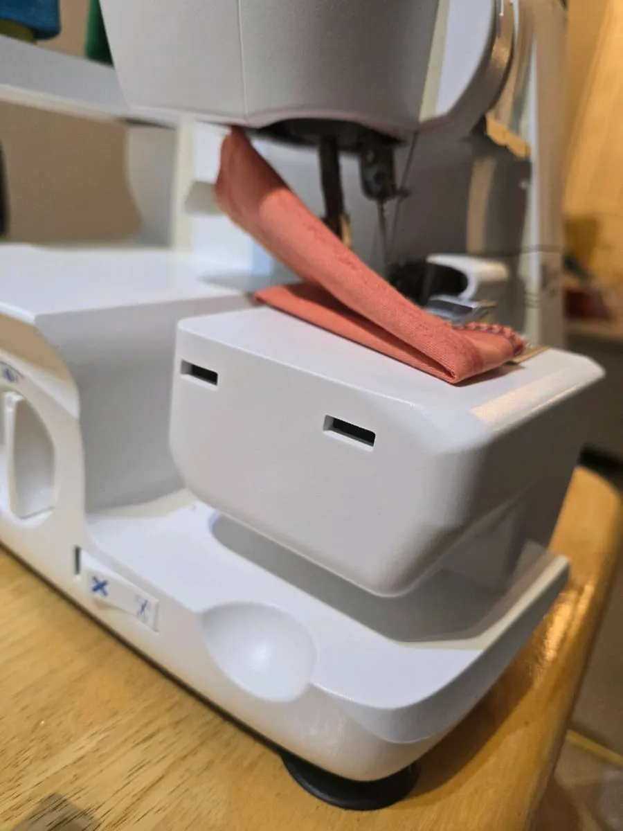 Pfaff overlocker - Image 4