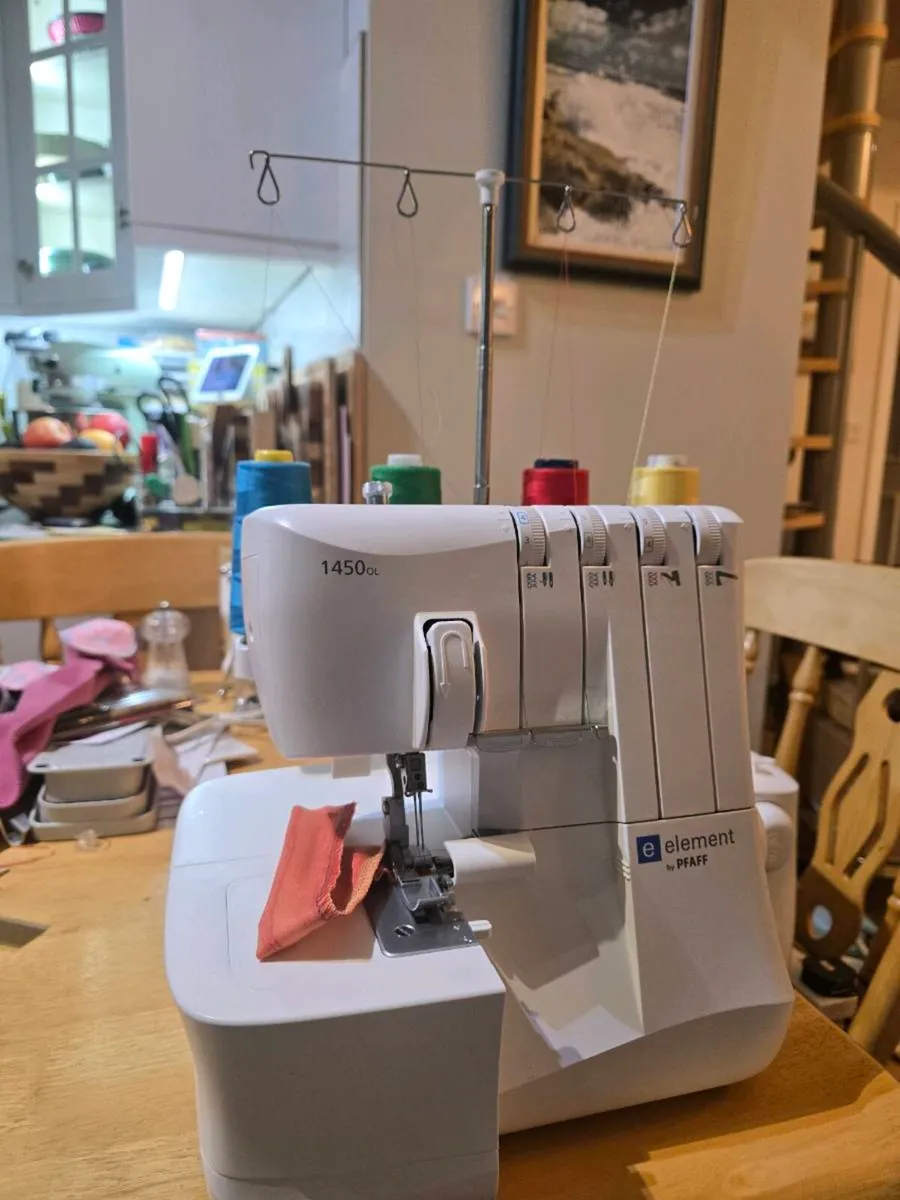 Pfaff overlocker - Image 1