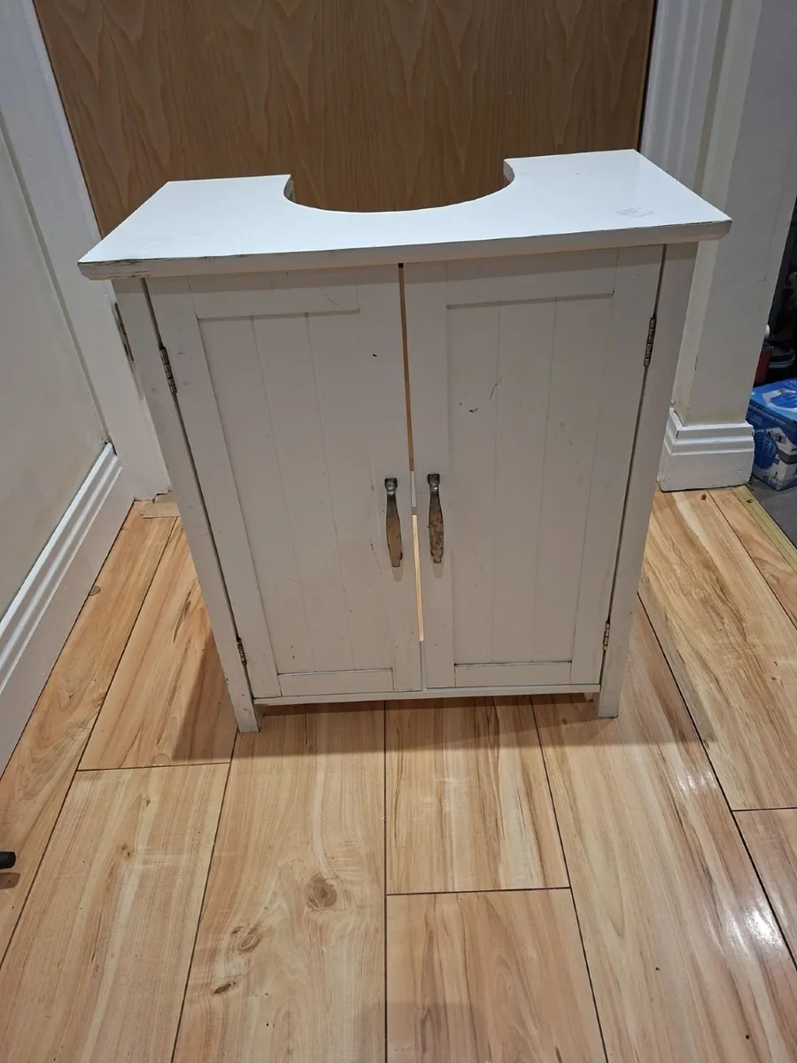 Bathroom storage unit