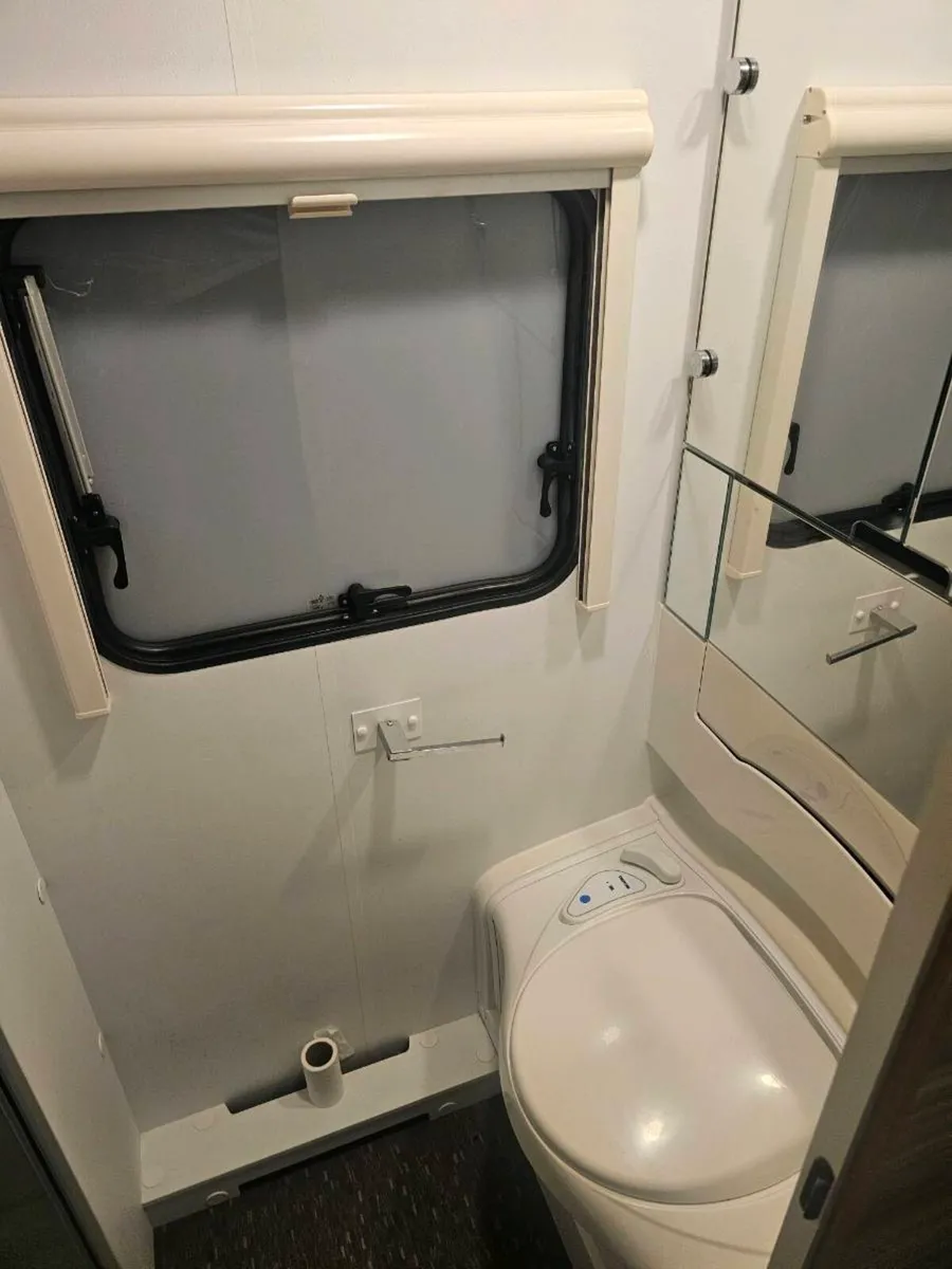 6 berth caravan - Image 3