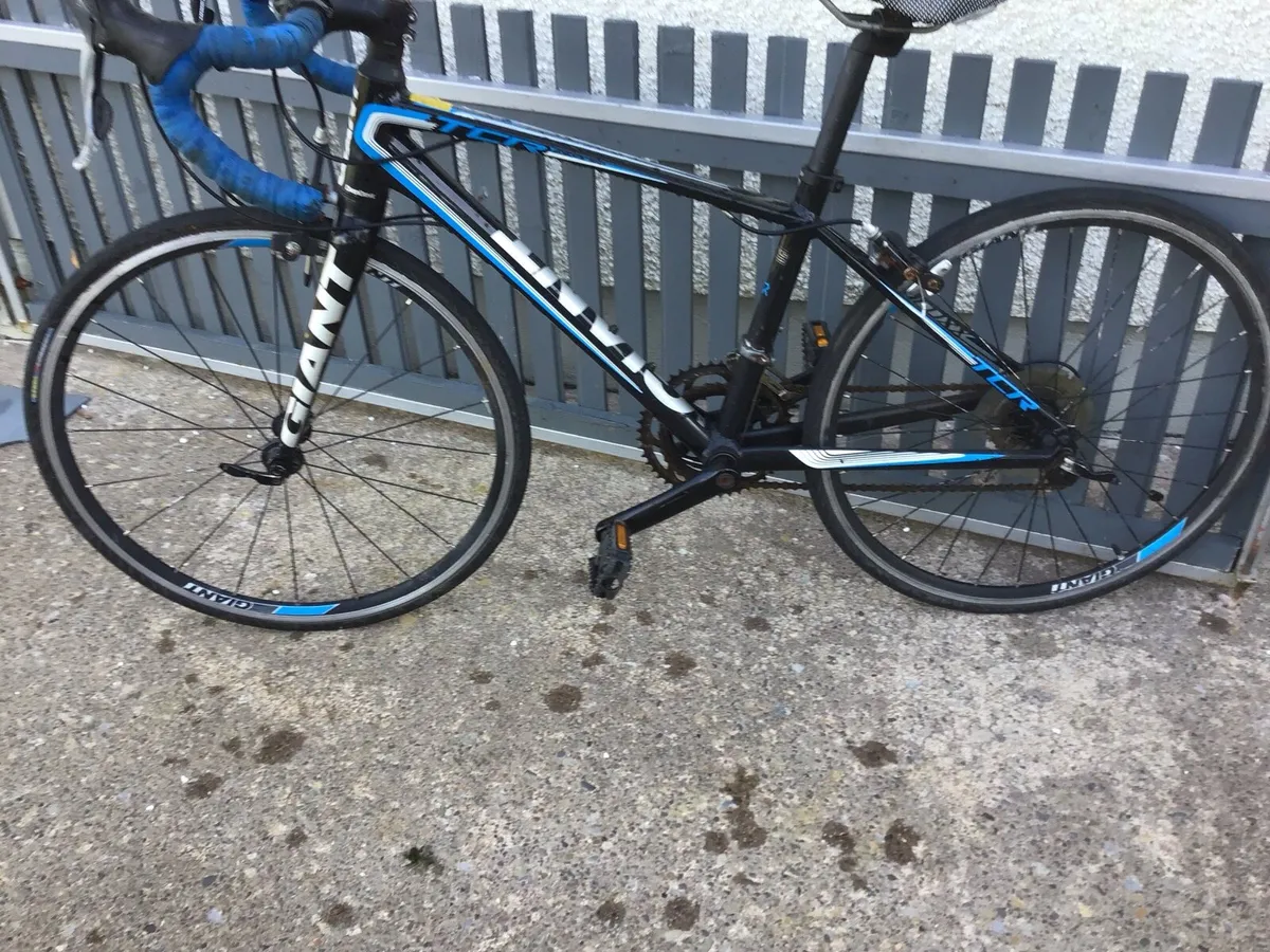 Youths racing bike - Image 3