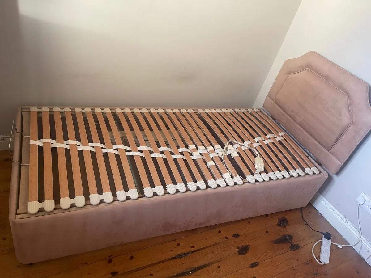 Adjustable single bed frame with headboard - Image 1