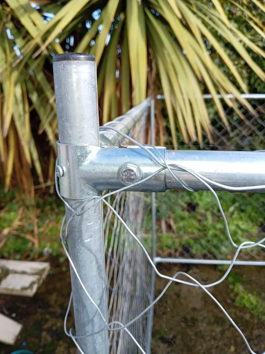 Galvanised 2 x 2 x2m enclosure - Image 1