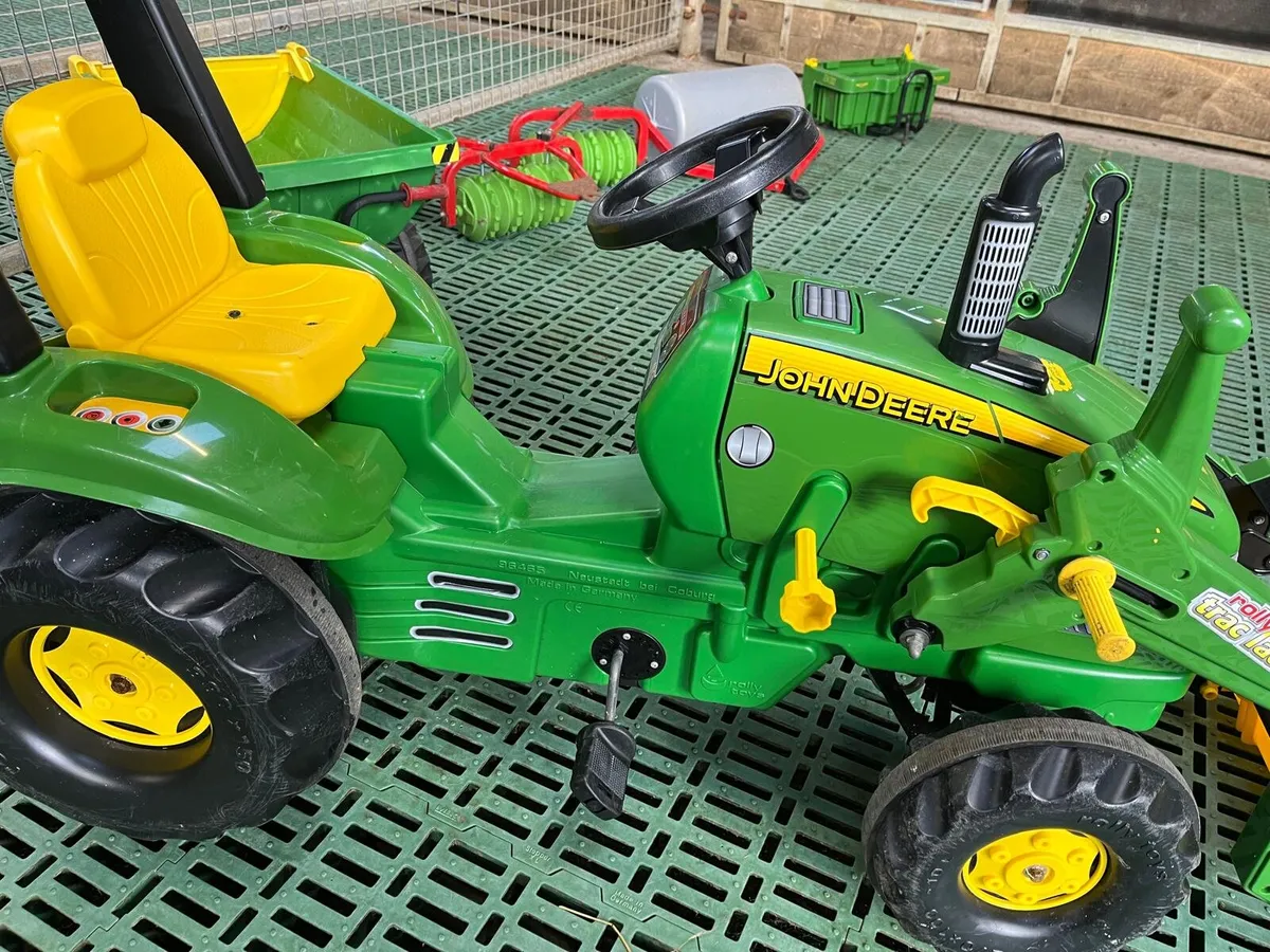 John Deere Ride on Tractor - Image 3