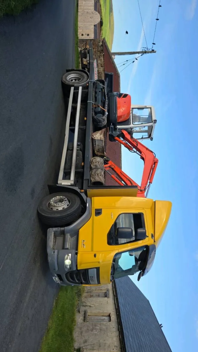 2015 Daf LF220 Hydraulic Beavertail - Image 3