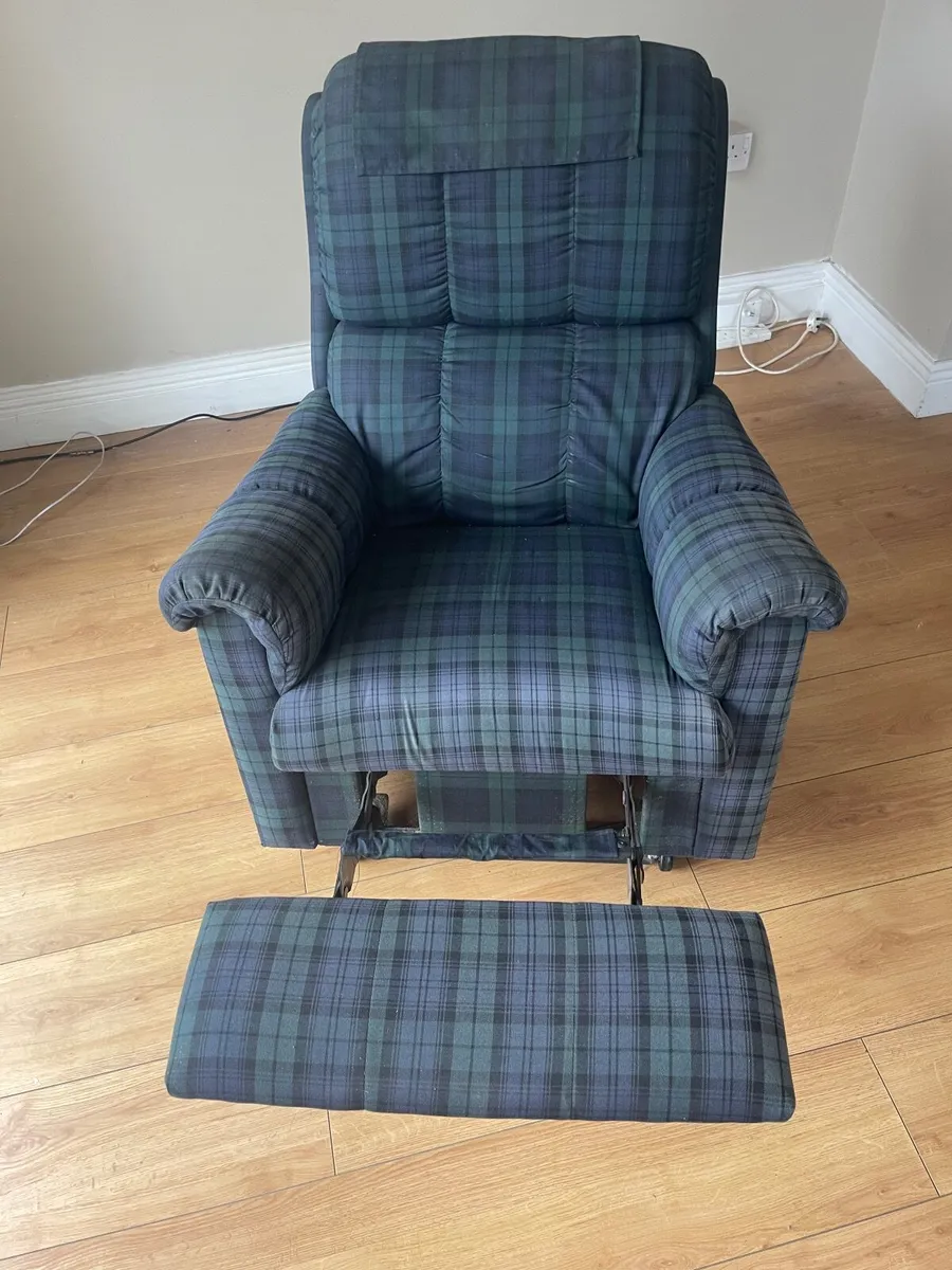 LA-Z-BOY Reclining chair - Image 2