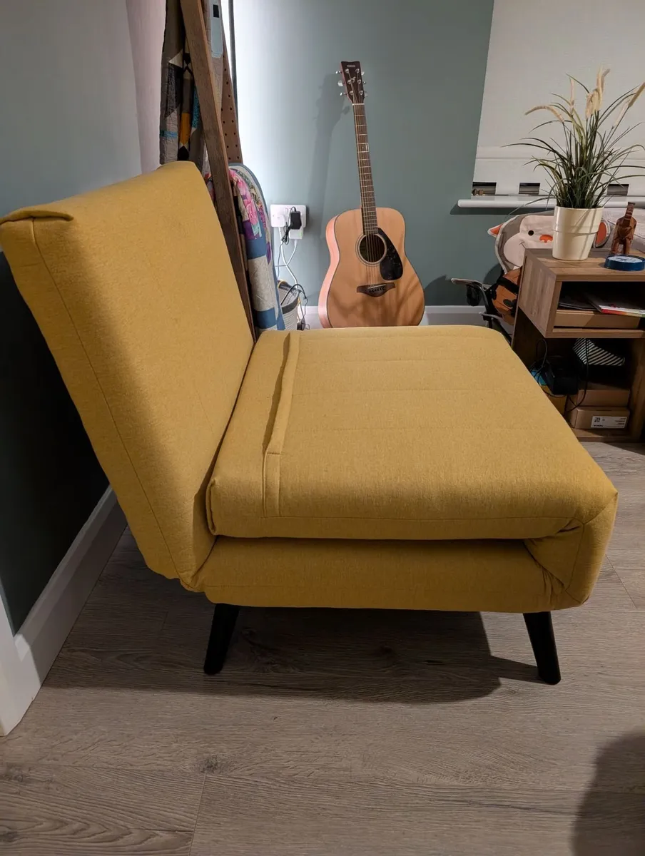 Fold out chair / single sofa bed - Image 3