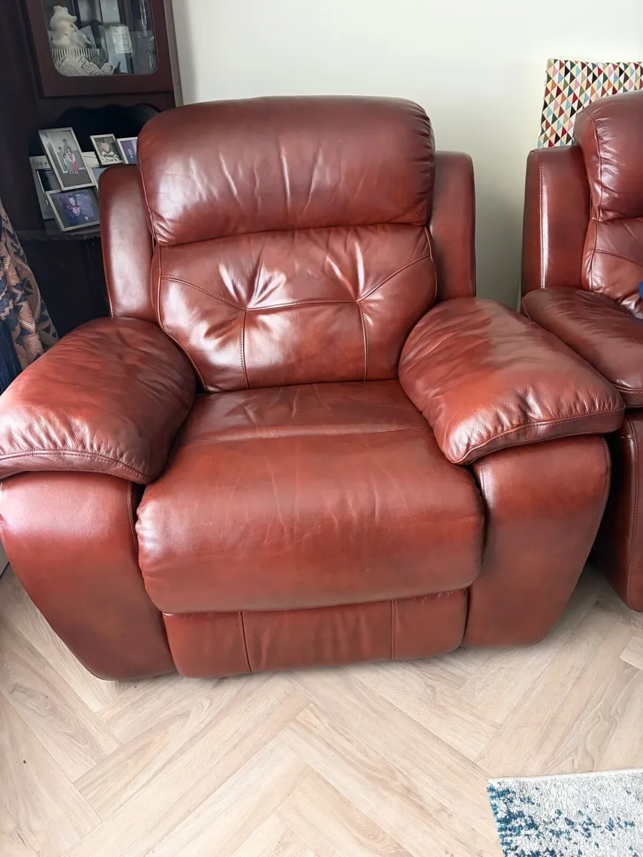 3 seater sofa + 2 armchairs - Image 2