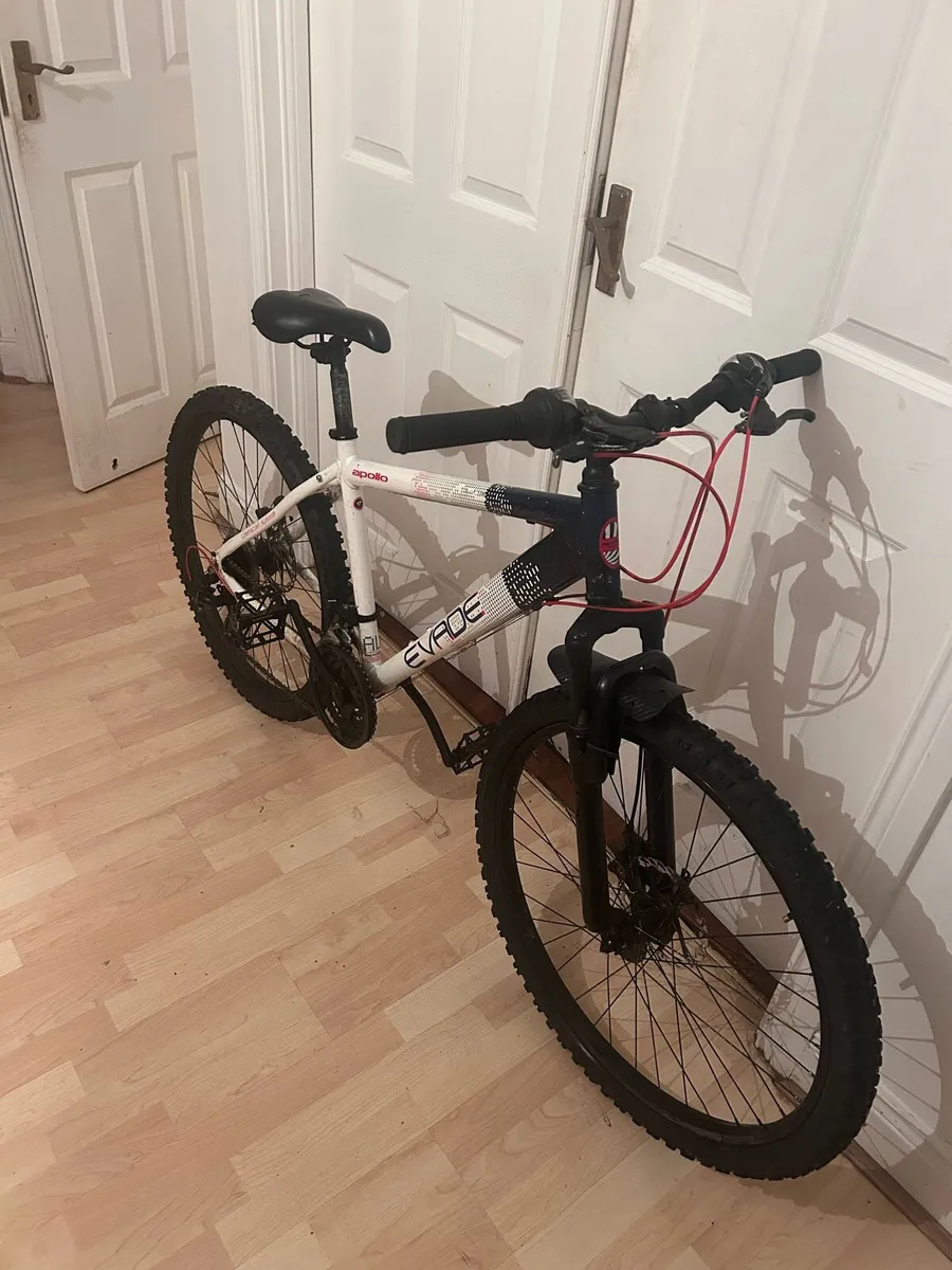 Apollo Evade Bike – 17” Frame / 26” Wheels - Image 2