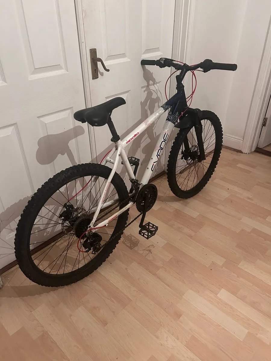 Apollo Evade Bike – 17” Frame / 26” Wheels - Image 4