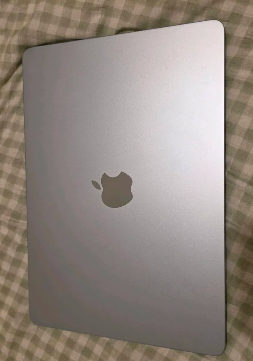 Macbook air 13' M4 Chip 256gb - Image 2