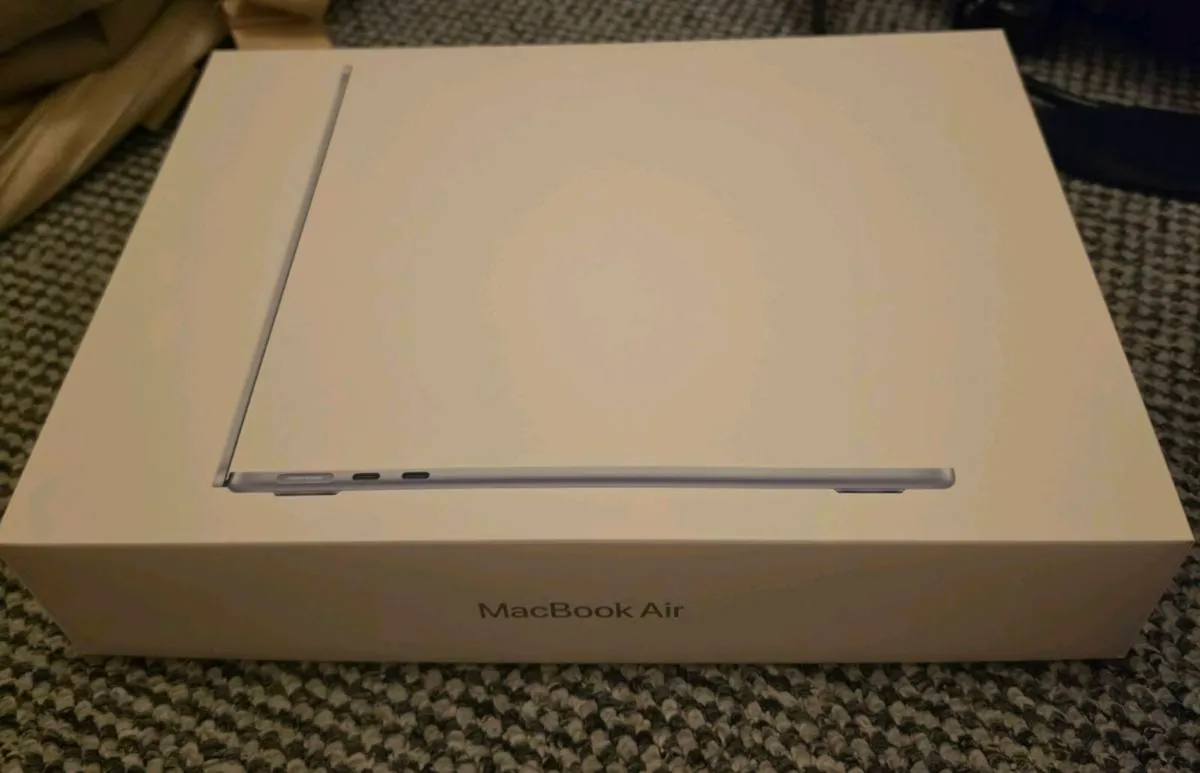 Macbook air 13' M4 Chip 256gb - Image 4