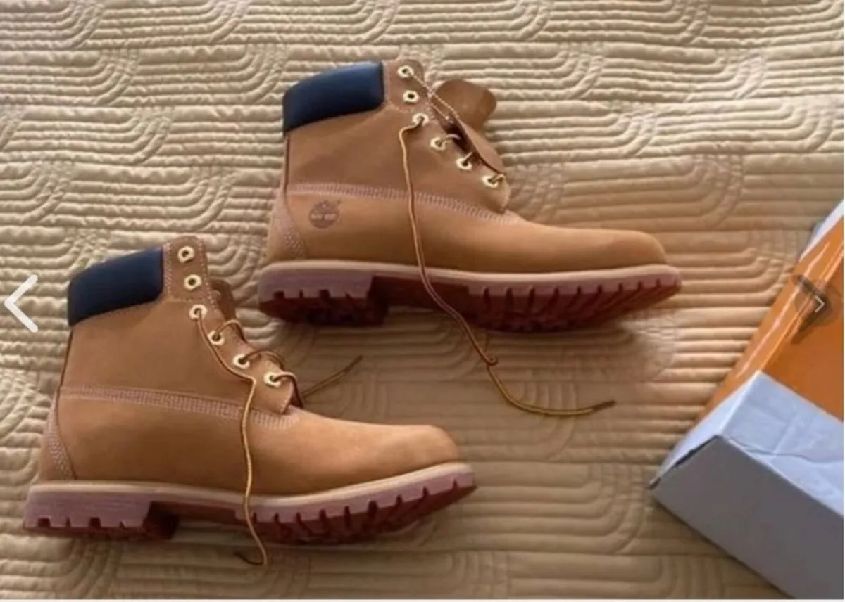 BNWT Premium Timberland Boots 6-Inch Natural Size - Image 3