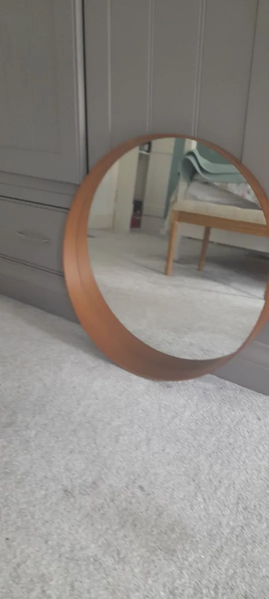Mirror - Image 2