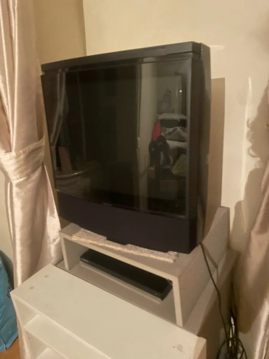 Bang and olufsen beovision mx 4002 with remote - Image 1