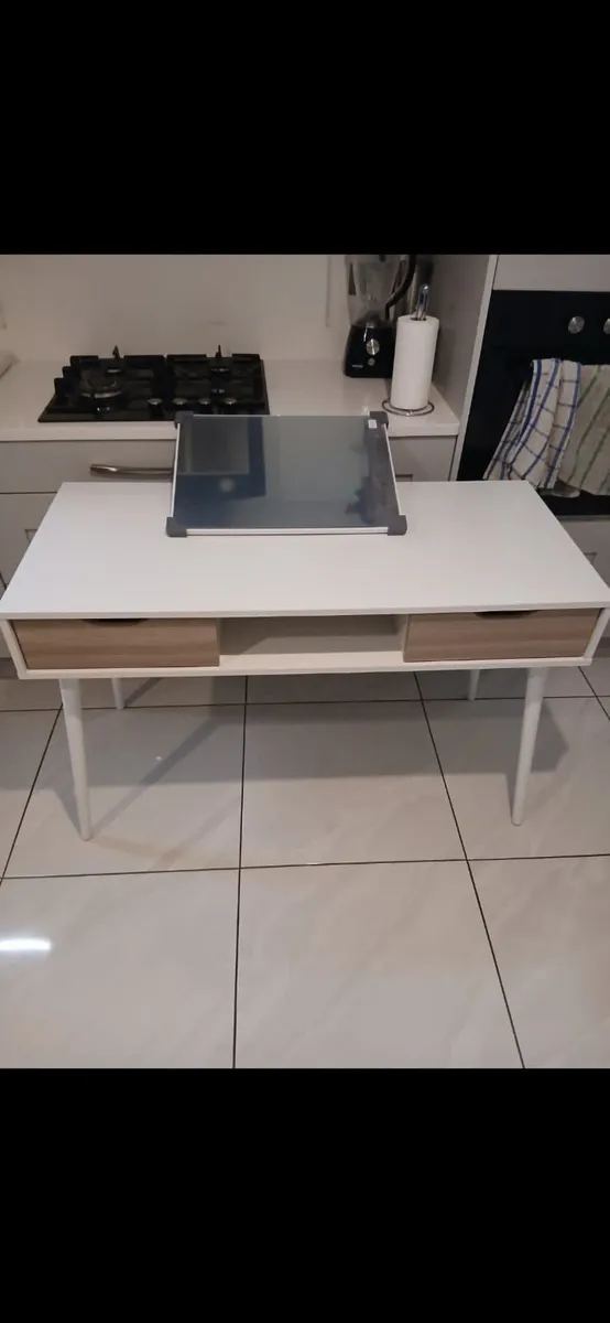 Dressing table with mirror - Image 3