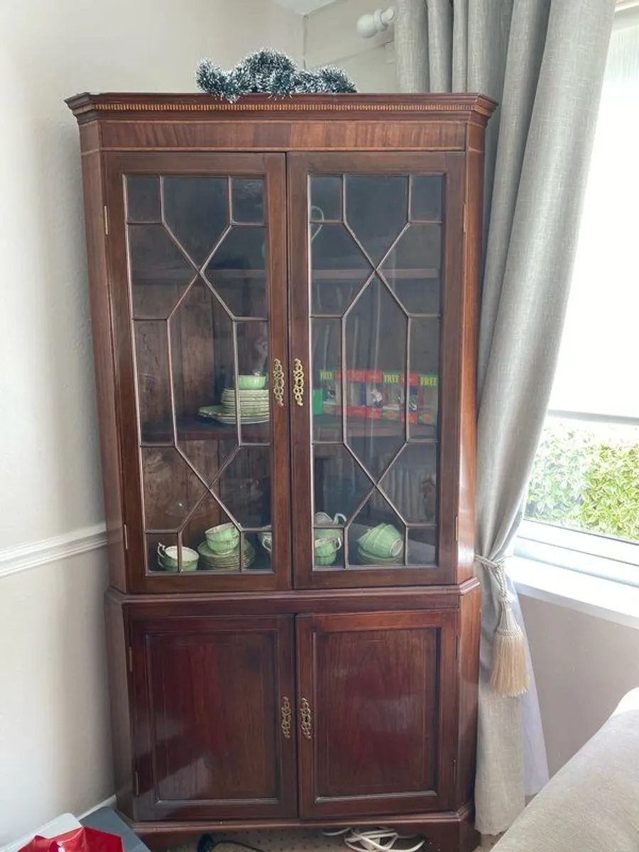3 cornered Mahogany Unit - Image 1
