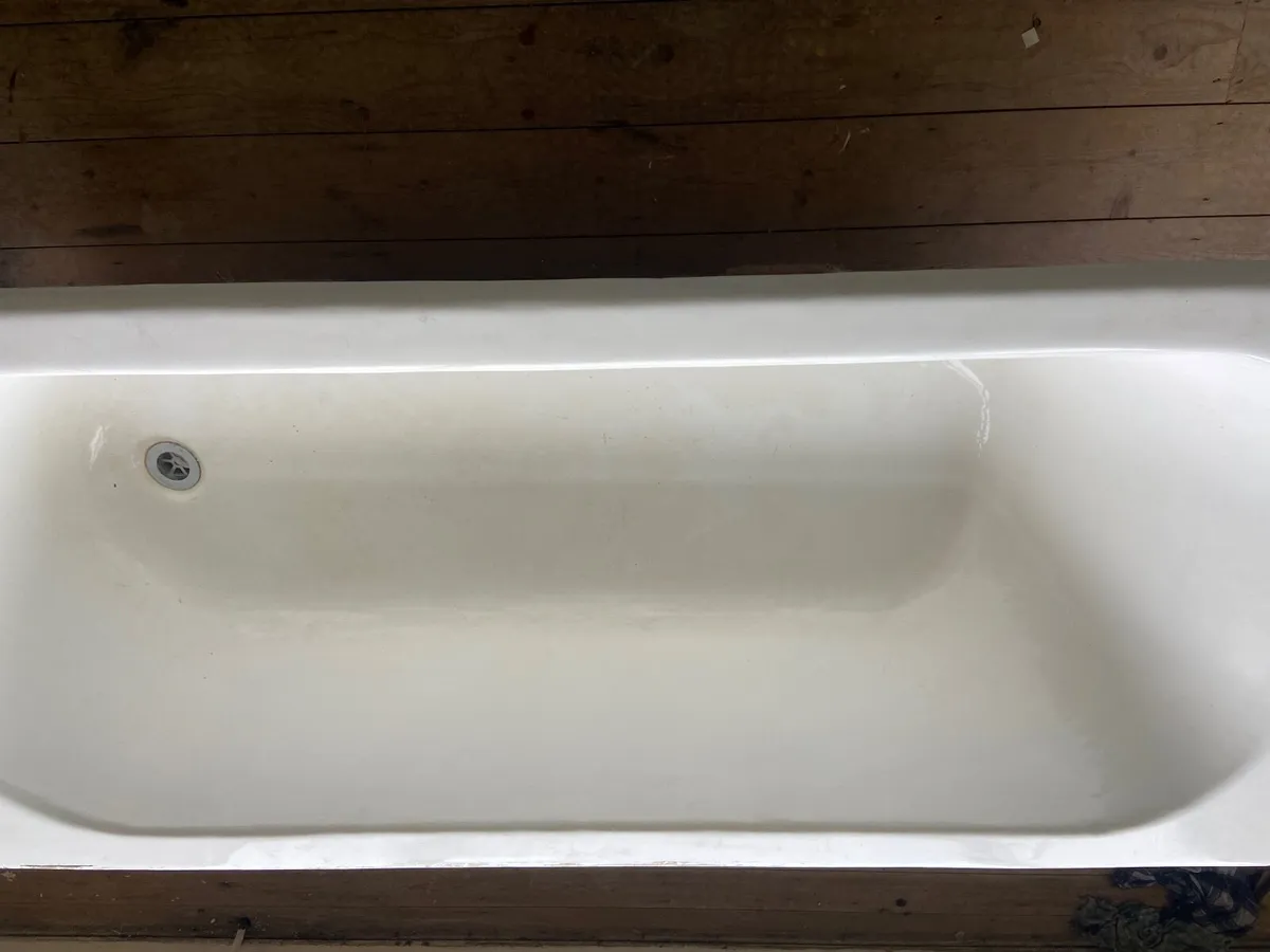 Cast iron  bath - Image 2