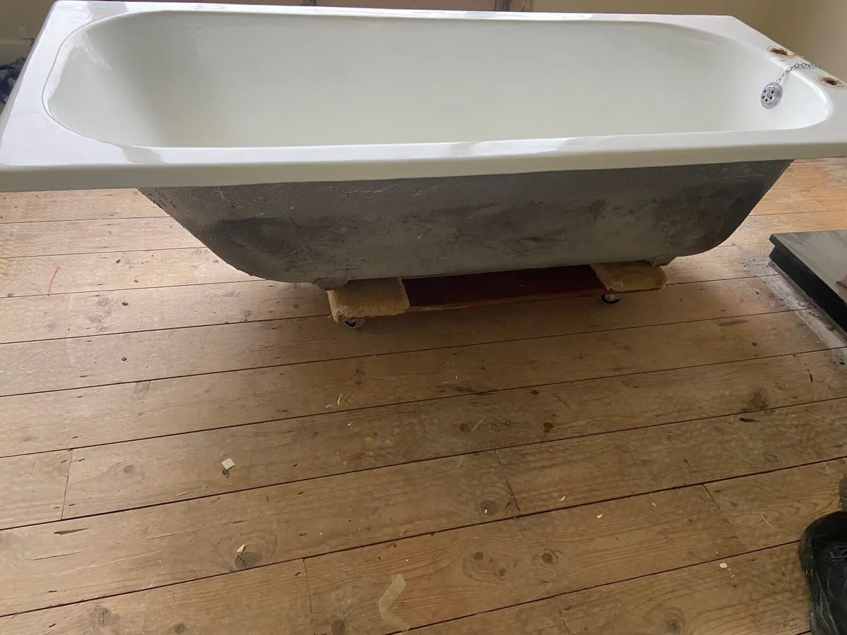 Cast iron  bath - Image 3