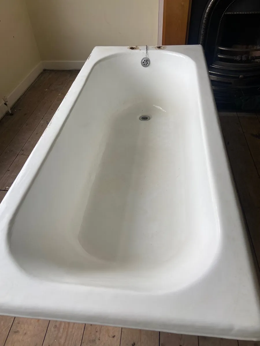 Cast iron  bath - Image 1